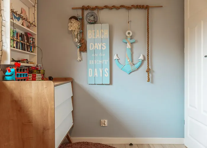 Marina House - Caloroczny בית נופש Boszkowo-Letnisko